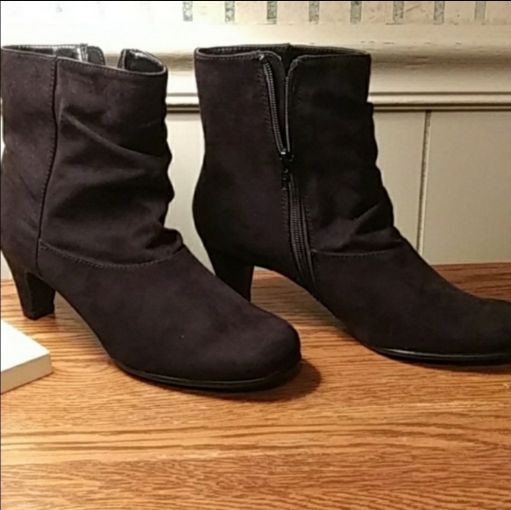 Aerosoles A2 Suede Black Ankle Boots Size 8